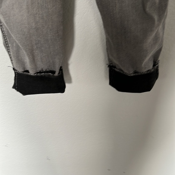 HOLLISTER HIGH-RISE SLIM BOYFRIEND JEANS SIZE 5 (27Wx25L) GREAT CONDITION! - Picture 2 of 8